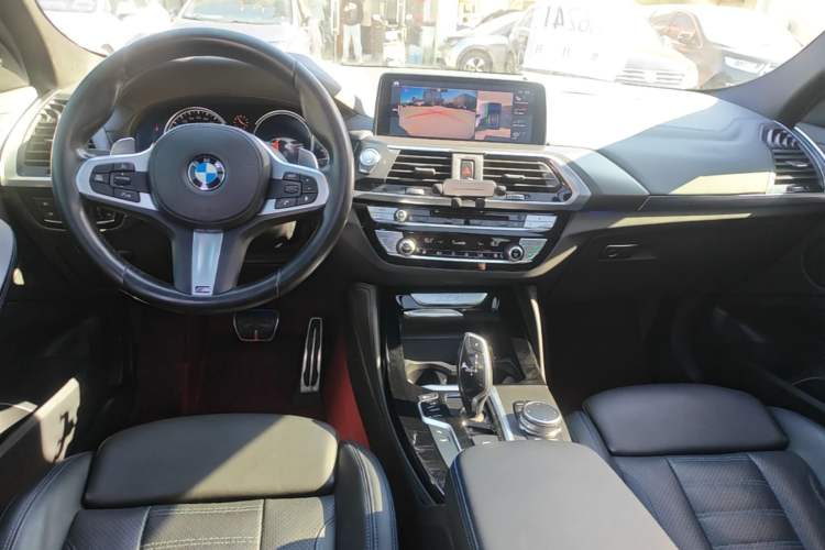 Used BMW X4 2019 xDrive25i M Sport Package Center Console