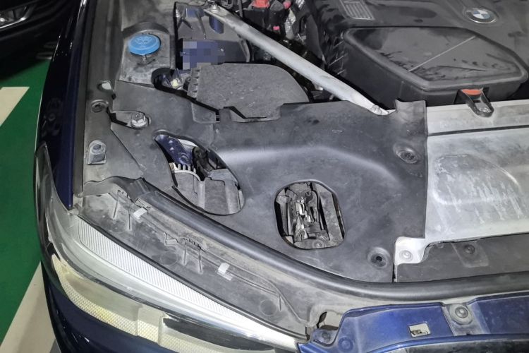 Used BMW X4 2019 xDrive25i M Sport Package Engine Bay Right