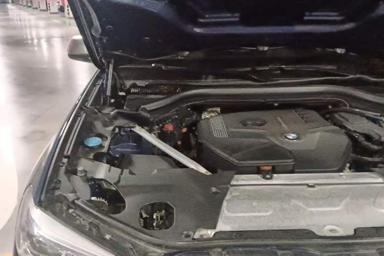 Used BMW X4 2019 xDrive25i M Sport Package Engine Bay Right
