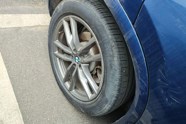 Used BMW X4 2019 xDrive25i M Sport Package Exterior 5