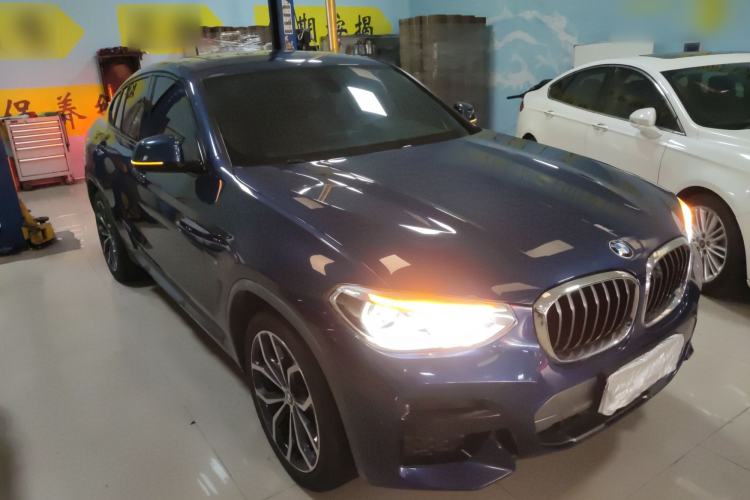 Used BMW X4 2019 xDrive25i M Sport Package Front Right 45 Deg