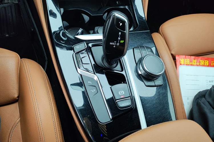Used BMW X4 2019 xDrive25i M Sport Package Gear Lever