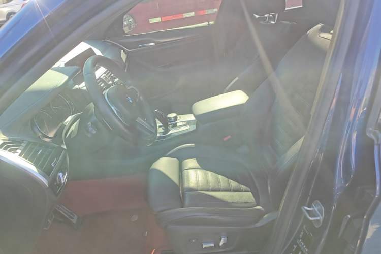 Used BMW X4 2019 xDrive25i M Sport Package Left Front Seat