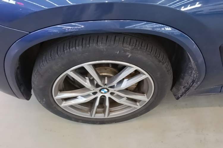 Used BMW X4 2019 xDrive25i M Sport Package Left Front Wheel Hub