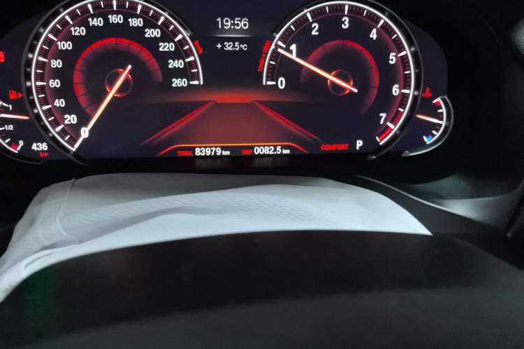 Used BMW X4 2019 xDrive25i M Sport Package Odometer Close Up