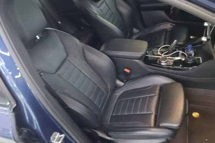 Used BMW X4 2019 xDrive25i M Sport Package Right Front Seat