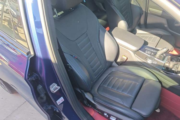 Used BMW X4 2019 xDrive25i M Sport Package Right Front Seat