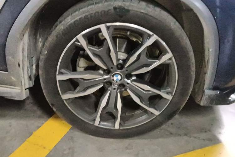 Used BMW X4 2019 xDrive25i M Sport Package Right Front Wheel Hub