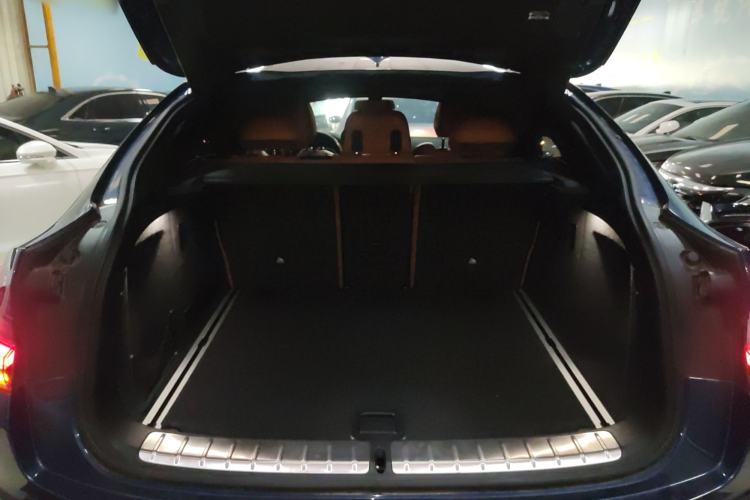 Used BMW X4 2019 xDrive25i M Sport Package Trunk