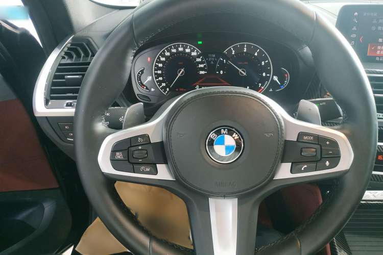 Used BMW X4 2019 xDrive25i M Sport Package Interior 3