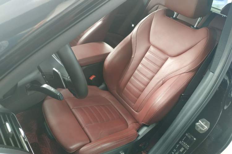 Used BMW X4 2019 xDrive25i M Sport Package Interior 6