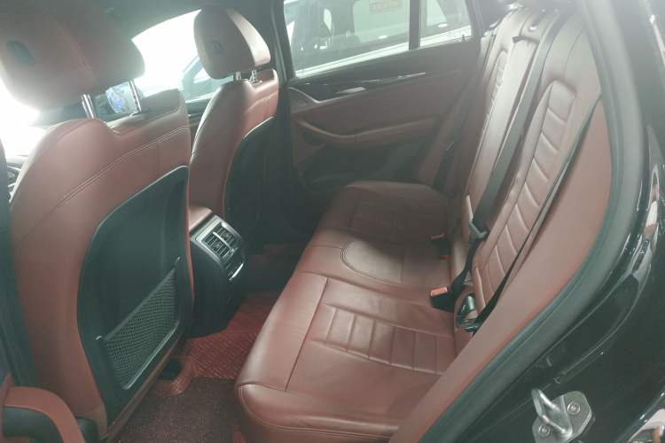 Used BMW X4 2019 xDrive25i M Sport Package Interior 8
