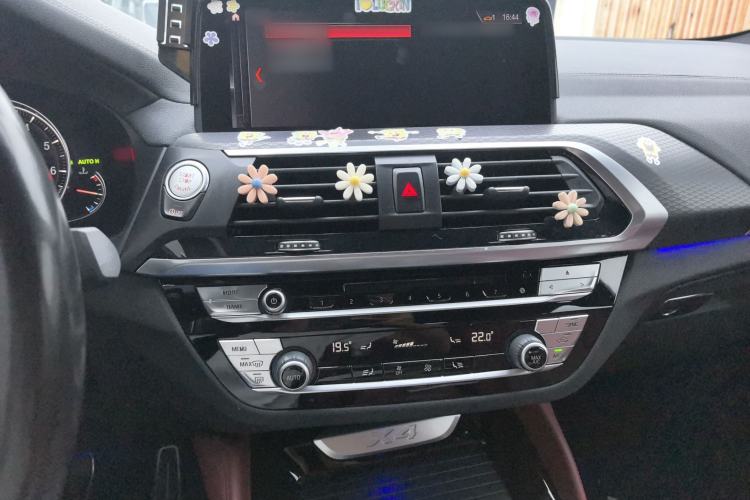 Used BMW X4 2019 xDrive25i M Sport Package Audio And AC Panel