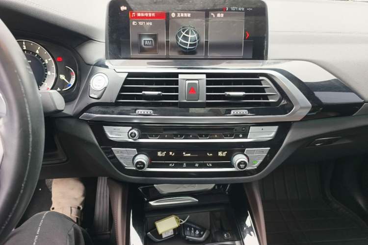 Used BMW X4 2019 xDrive25i M Sport Package Audio And AC Panel