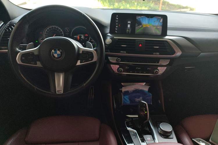 Used BMW X4 2019 xDrive25i M Sport Package Center Console