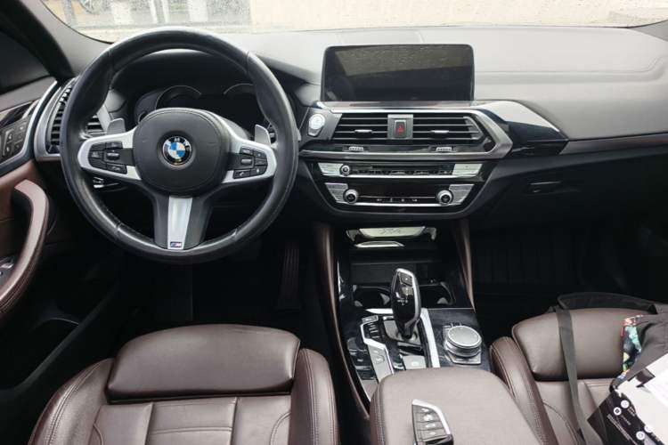 Used BMW X4 2019 xDrive25i M Sport Package Center Console