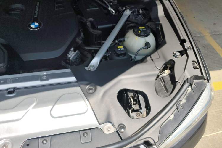 Used BMW X4 2019 xDrive25i M Sport Package Engine Bay Left
