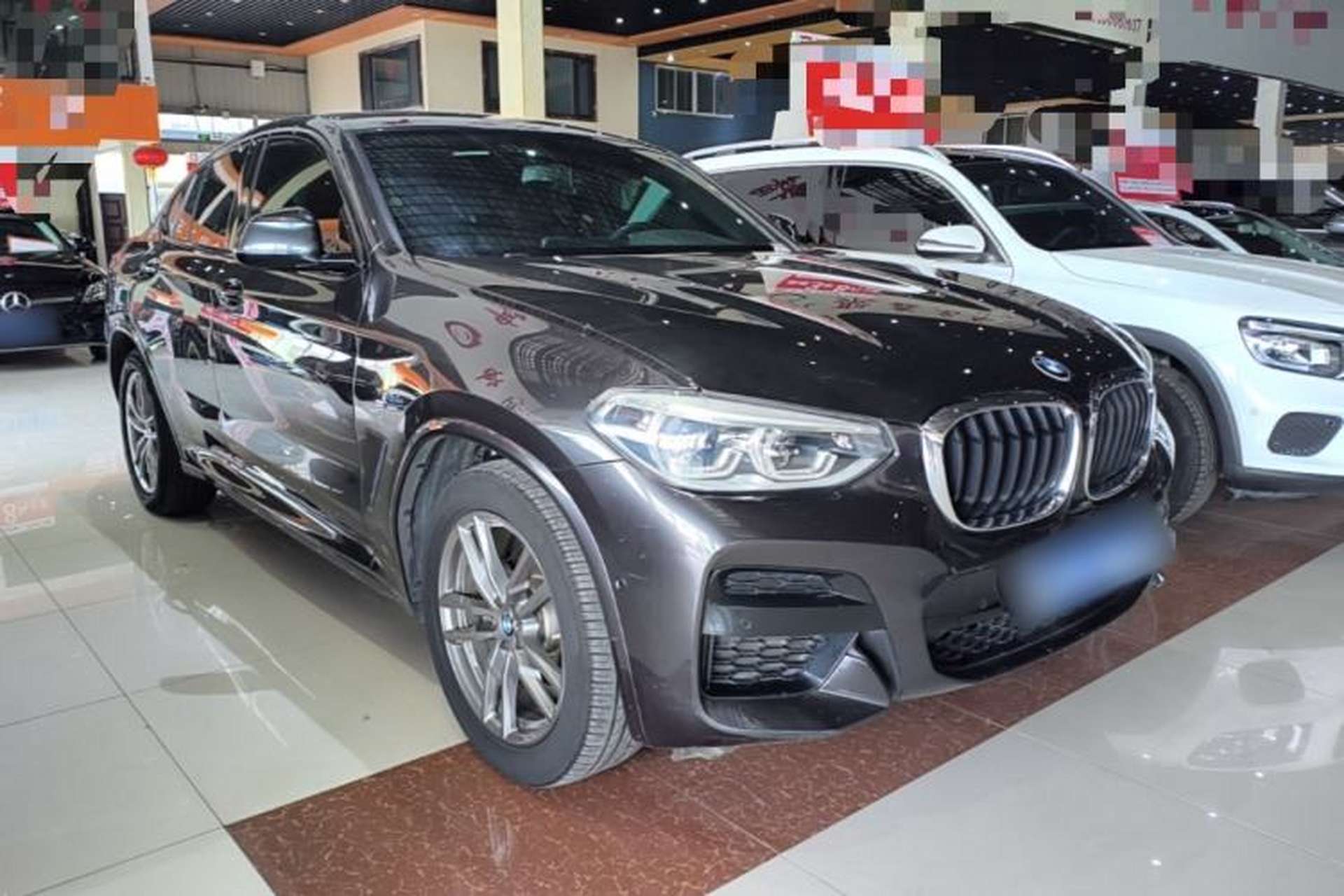 Used BMW X4 2019 xDrive25i M Sport Package Front Right 45 Deg