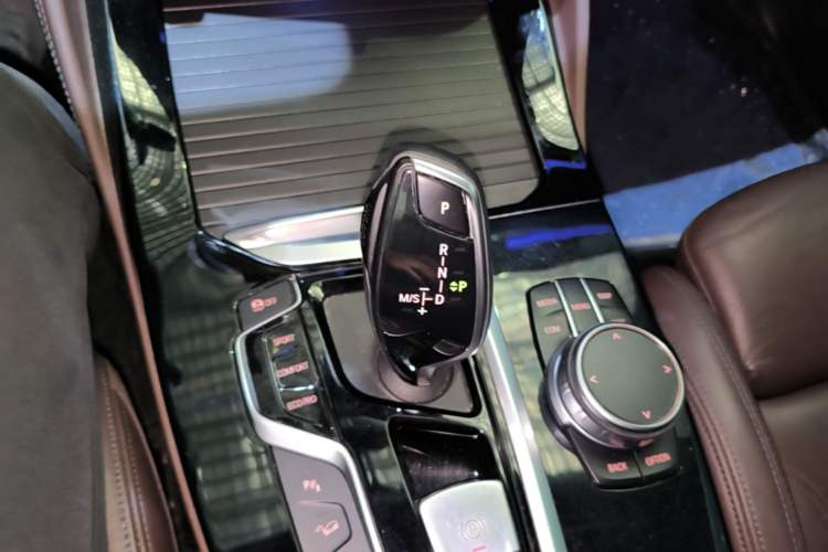 Used BMW X4 2019 xDrive25i M Sport Package Gear Lever