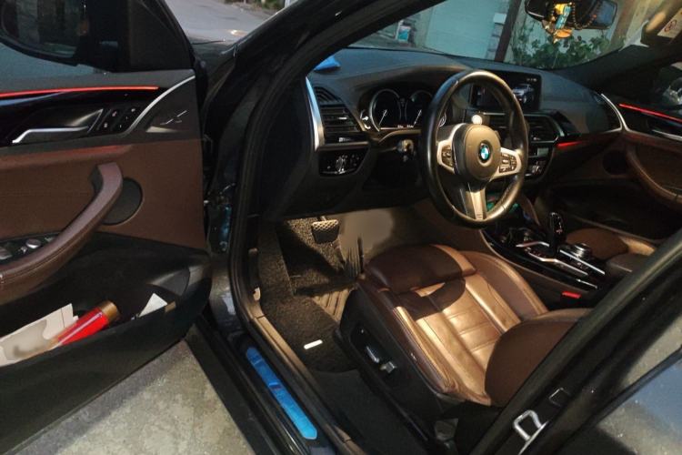 Used BMW X4 2019 xDrive25i M Sport Package Interior 3