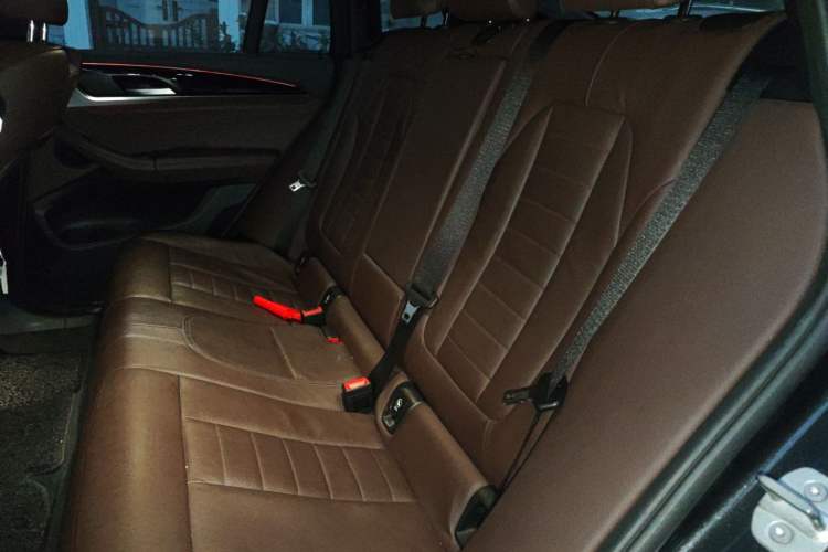 Used BMW X4 2019 xDrive25i M Sport Package Interior 4