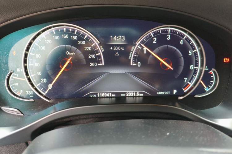 Used BMW X4 2019 xDrive25i M Sport Package Odometer Close Up