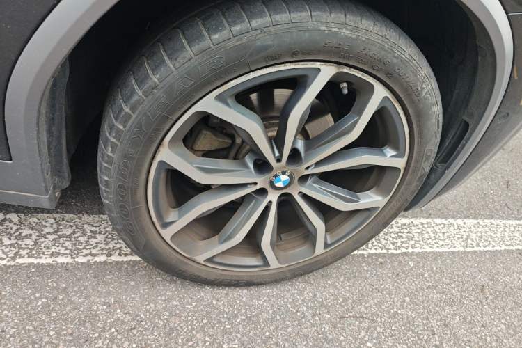 Used BMW X4 2019 xDrive25i M Sport Package Right Front Wheel Hub