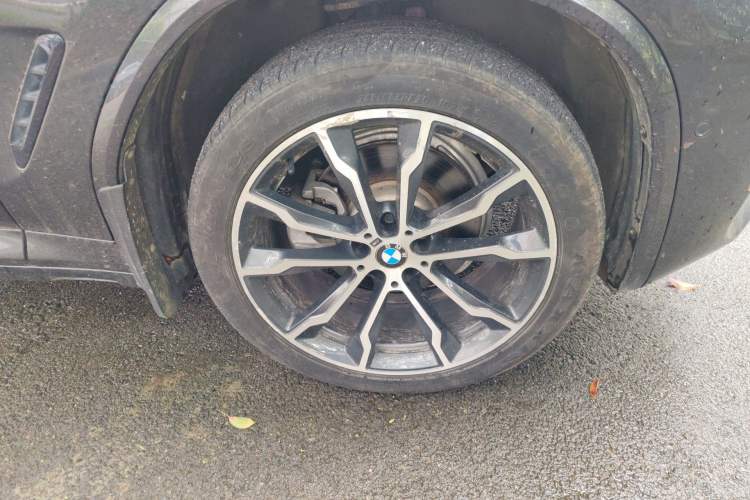 Used BMW X4 2019 xDrive30i M Sport Package Right Front Wheel Hub