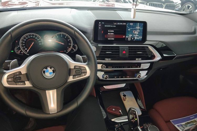 Used BMW X4 2019 xDrive25i M Sport Package Center Console