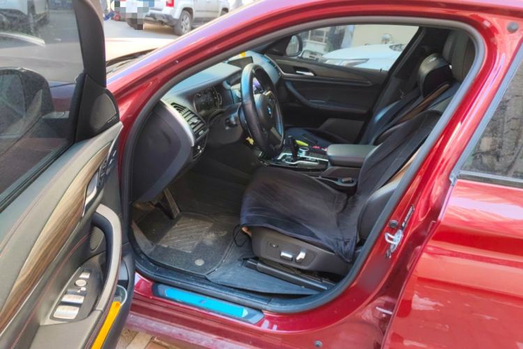 Used BMW X4 2019 xDrive25i M Sport Package Interior 3