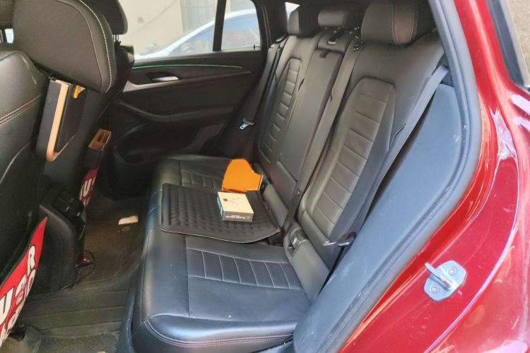 Used BMW X4 2019 xDrive25i M Sport Package Interior 4