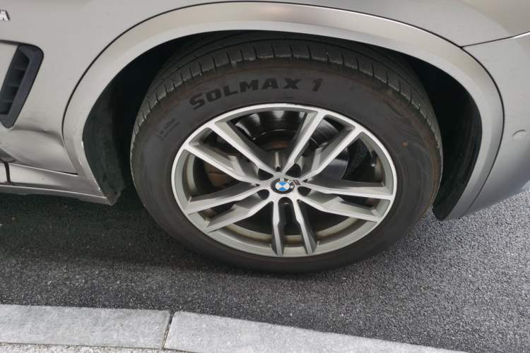 Used BMW X4 2019 xDrive25i M Sport Package Right Front Wheel Hub