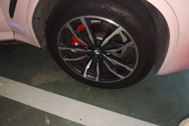 Used BMW X4 2019 xDrive25i M Sport Package Right Front Wheel Hub