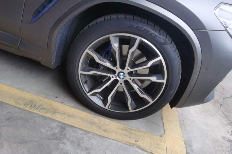 Used BMW X4 2019 xDrive30i M Sport Package Right Front Wheel Hub