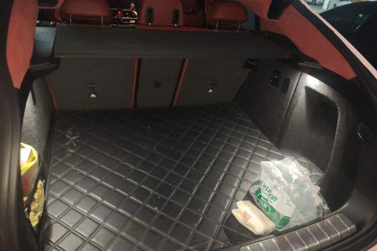 Used BMW X4 2019 xDrive25i M Sport Package Trunk