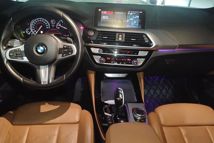 Used BMW X4 2019 xDrive25i M Sport Package Center Console