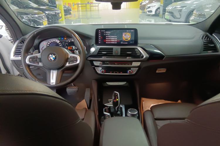 Used BMW X4 2019 xDrive25i M Sport Package Center Console