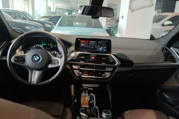 Used BMW X4 2019 xDrive25i M Sport Package Center Console