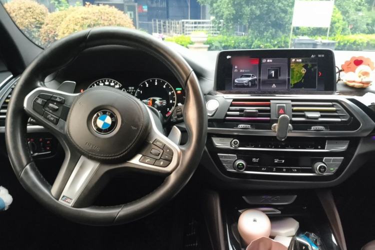 Used BMW X4 2019 xDrive25i M Sport Package Center Console