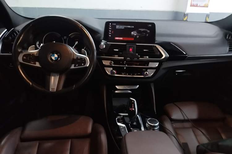 Used BMW X4 2019 xDrive25i M Sport Package Center Console