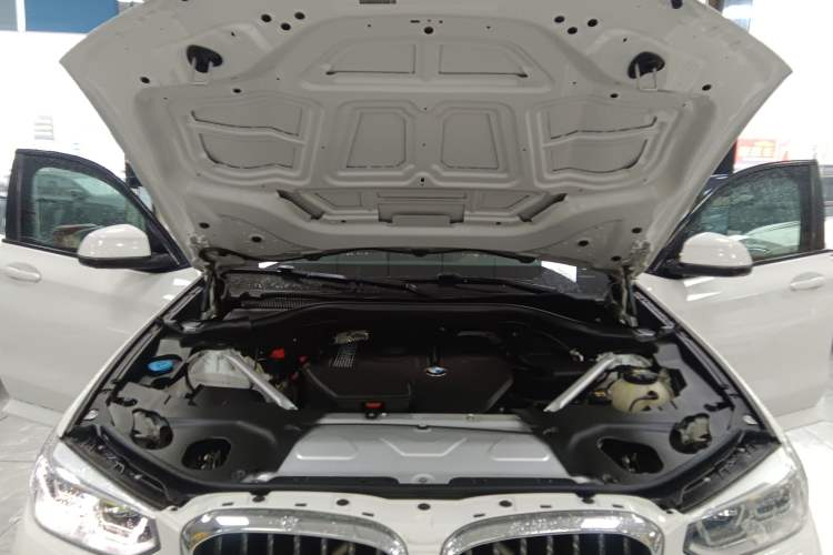 Used BMW X4 2019 xDrive25i M Sport Package Engine Bay