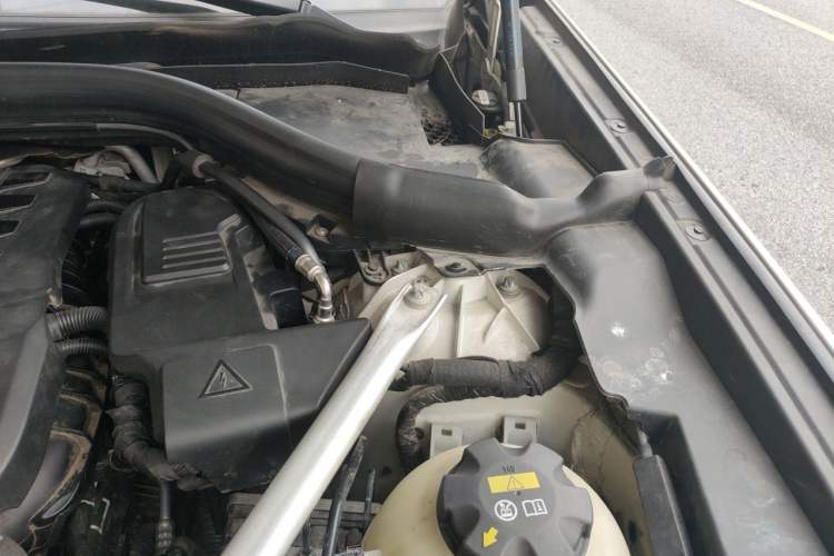 Used BMW X4 2019 xDrive25i M Sport Package Engine Bay Left