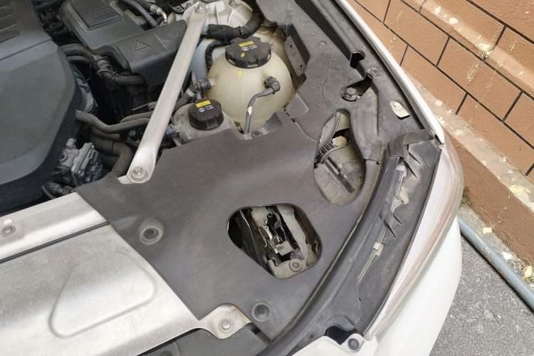 Used BMW X4 2019 xDrive25i M Sport Package Engine Bay Left