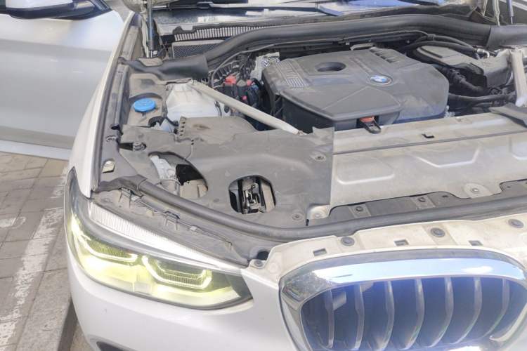 Used BMW X4 2019 xDrive25i M Sport Package Engine Bay Right