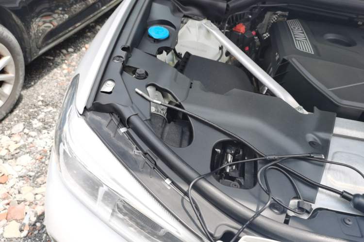 Used BMW X4 2019 xDrive25i M Sport Package Engine Bay Right