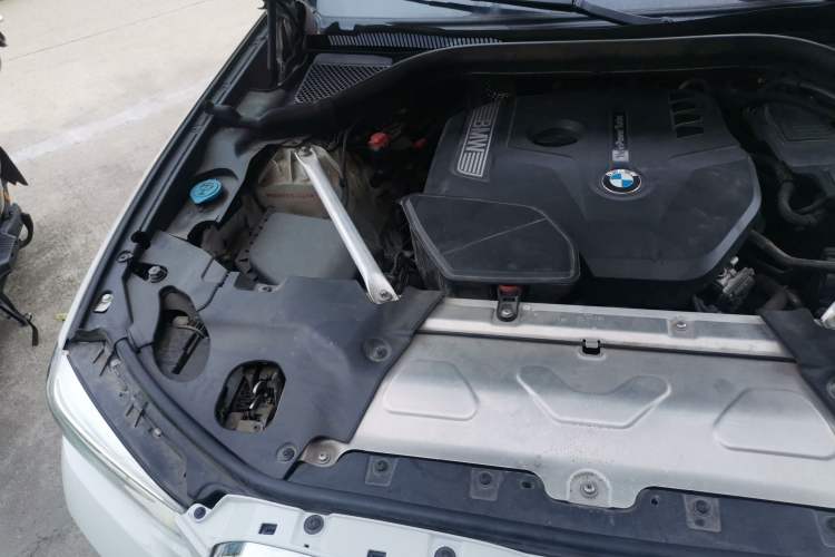 Used BMW X4 2019 xDrive25i M Sport Package Engine Bay Right