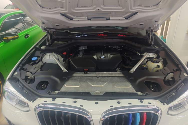 Used BMW X4 2019 xDrive25i M Sport Package Engine Bay
