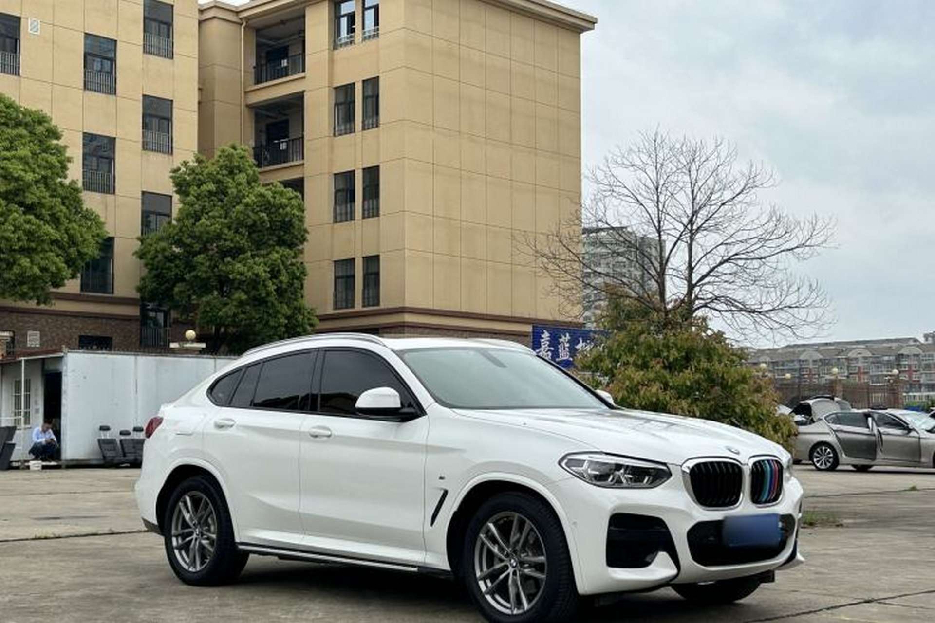 Used BMW X4 2019 xDrive25i M Sport Package Exterior 2