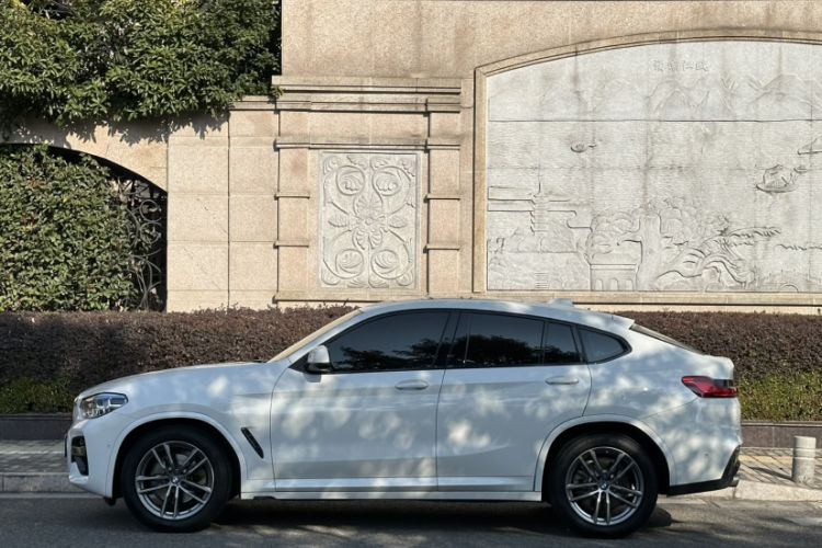 Used BMW X4 2019 xDrive25i M Sport Package Exterior 4