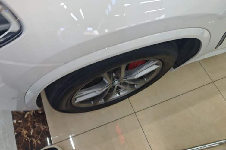 Used BMW X4 2019 xDrive25i M Sport Package Exterior 4